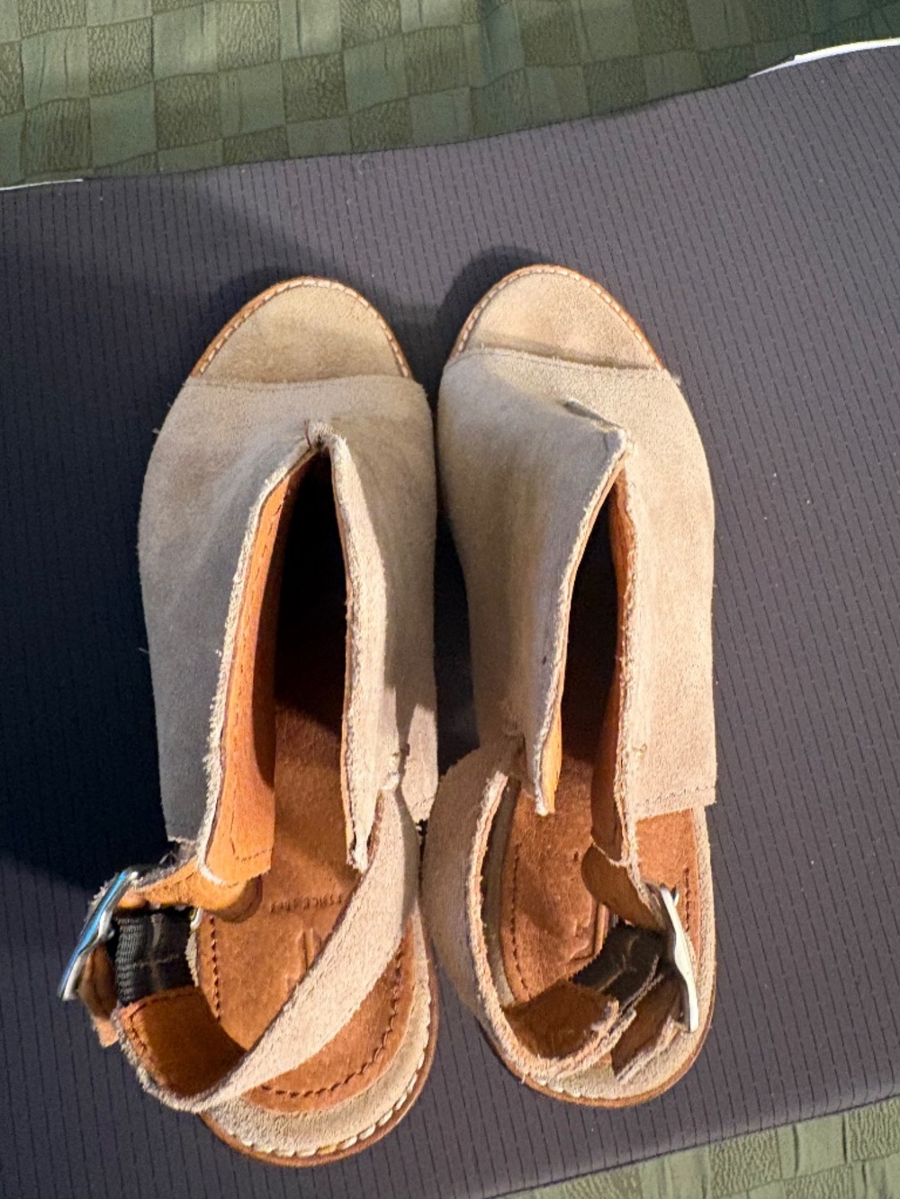 Frye Shoes - Picture 8 of 9